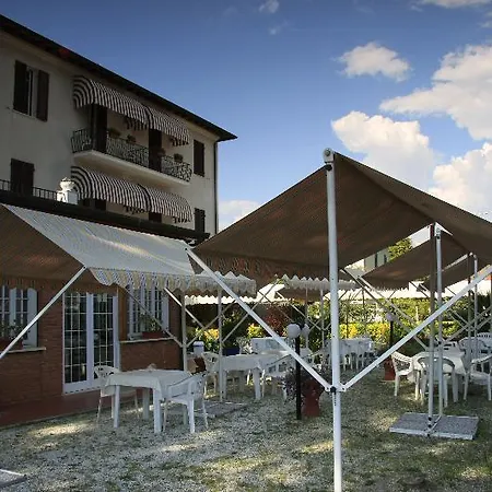 ホテル La Pineta Al Mare 3*