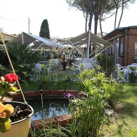 ホテル La Pineta Al Mare