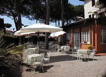 ホテル La Pineta Al Mare 3*